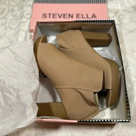 NIB! Stephen Ella back zipper, peekaboo toe, heeled booties size 9 - Picture 7 of 10